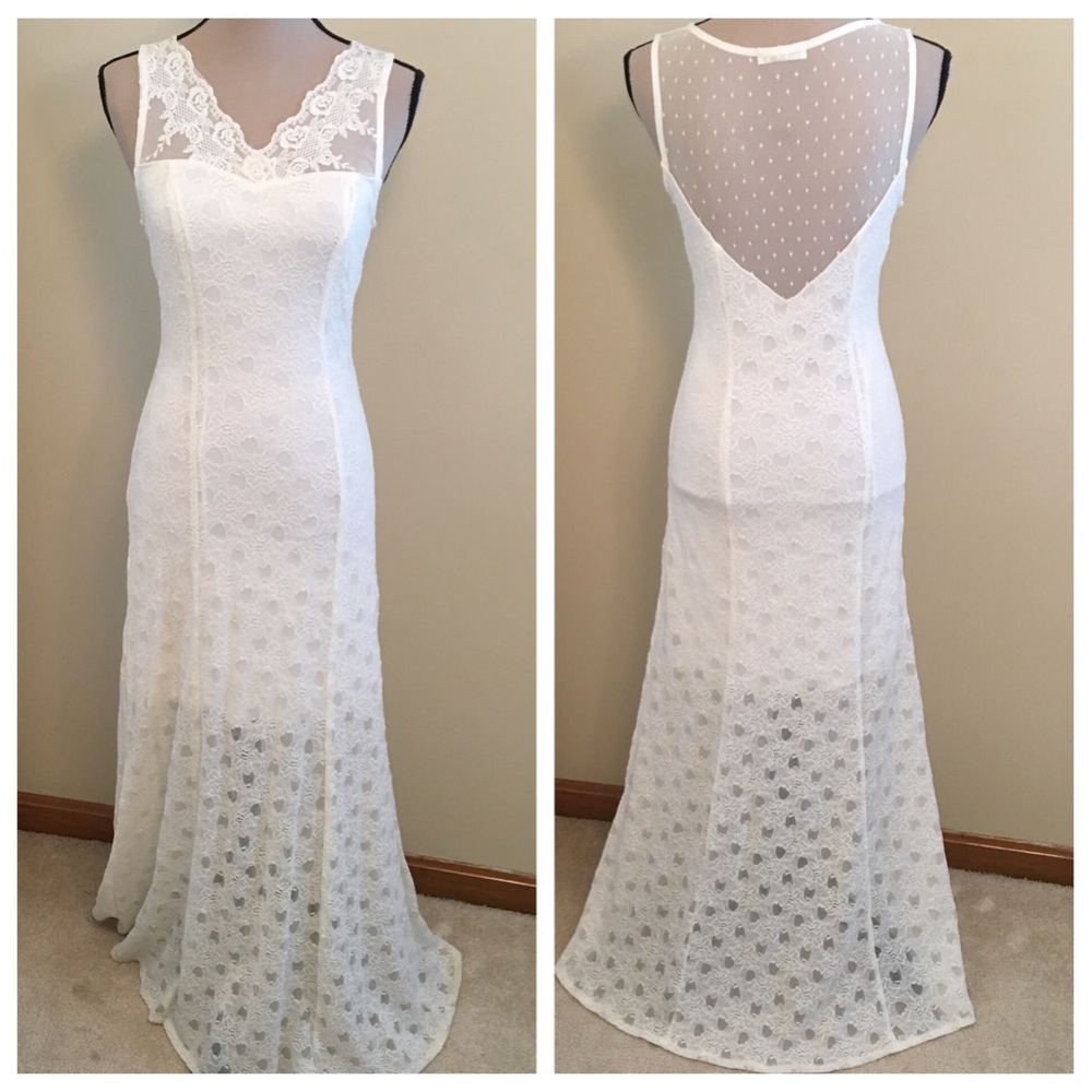 Monteau Lace Floor length dress in cream